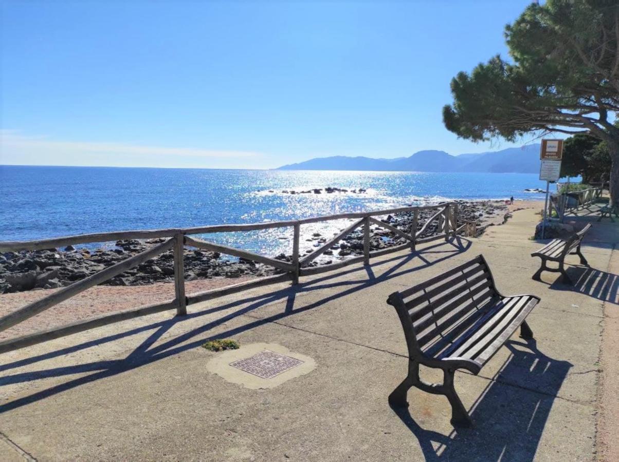 Terrazza Lungomare, E Sei In Spiaggia... Кала-Гононе Экстерьер фото